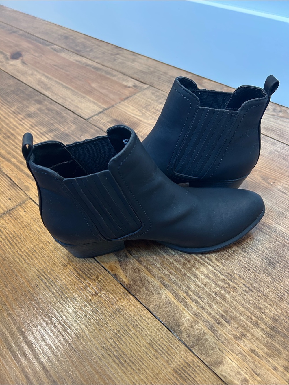 🖤Black Chelsea Ankle Boots with Elastic Panels - Picture 8 of 8